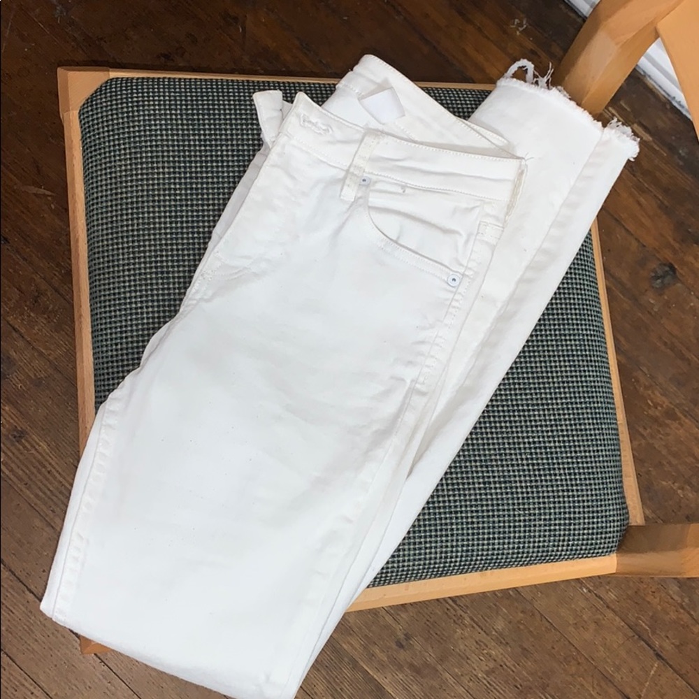 Cute white skinny jeans